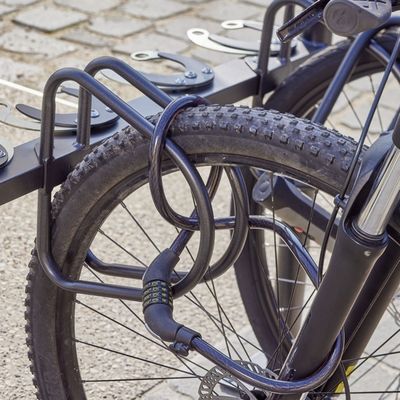 Range 6 trottinettes + 3 vélos MOTTEZ