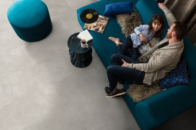 Dalle Pvc effet béton gris clair SENSO PREMIUM CLIC 2 ép 4,5 mm 49 x 98 cm compatible pièce humide paquet de 2,40 m² GERFLOR