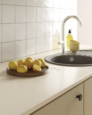 Vernis de protection pour cuisine et bain incolore finition satinée 375 ml - V33