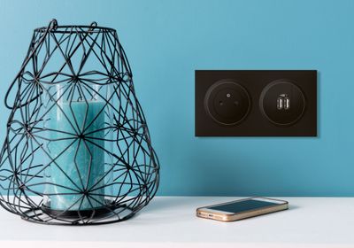 Prise électrique affleurante avec terre et prise double USB-A + plaque + boîte Noir - Dooxie LEGRAND