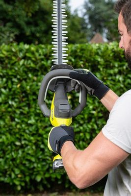 Taille-haie à batterie 18 V lame 55 cm RY18HT55A-0 RYOBI