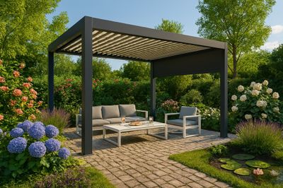 Pergola bioclimatique en aluminium gris anthracite + 1 rideau sur le côté de 3 m  11,90 m², Livraison à domicile incluse - HABRITA