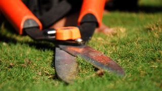 Nomenclature Outil pour l'entretien du gazon