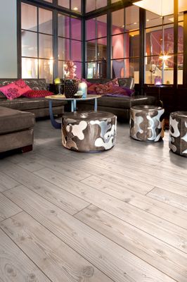 Sol stratifié décor épicéa clair AQ.AMAZONE ép 10 mm x 15,7 x 138 cm AC5 compatible pièce humide 1,30 m² /pqt KRONOTEX