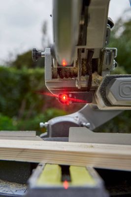 Scie à onglets radiale sans fil 18 V ONE+ R18MS216-0 (Solo) - RYOBI