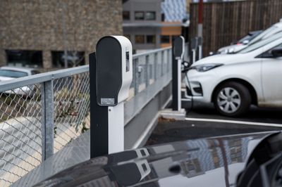 Pied de fixation au sol pour borne de recharge - Green'up Premium LEGRAND
