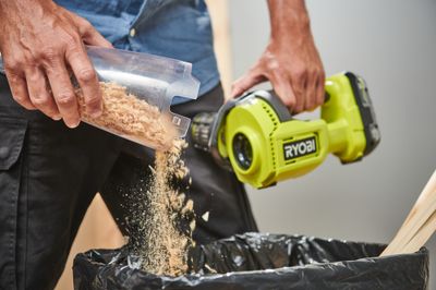 Ensemble perceuse à percussion sans fil 18 V ONE+ RPD18-2C42VSA31 + aspirateur à main + coffret 31 accessoires - RYOBI