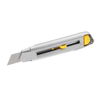 Cutter métal à lame cassable 18 mm STANLEY