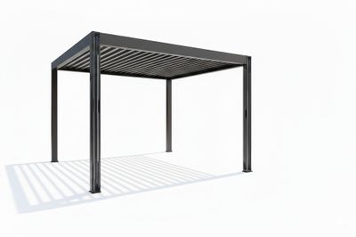 Pergola bioclimatique en aluminium gris anthracite + 2 poteaux solaire design lignes 11,90 m², Livraison à domicile incluse - HABRITA