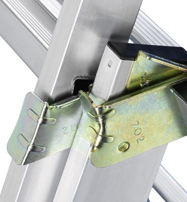 Echelle transformable 3 plans 3 x 8 échelons 5,00 / 5,90 m HobbyStep avec base rapportée aluminium - HAILO