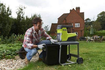 Broyeur de végétaux électrique 3000 W RSH3045U RYOBI