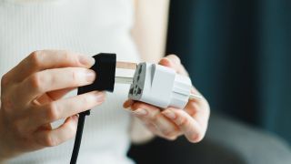 Nomenclature Adaptateur de prise de voyage