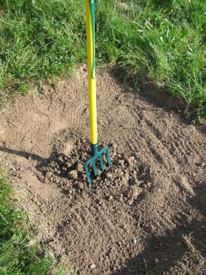 Fourche à bêcher 4 dents de 30cm manche Novagrip