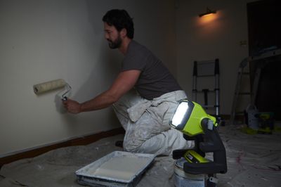 Projecteur de chantier LED 18V ONE+ 1800 lumens - RYOBI