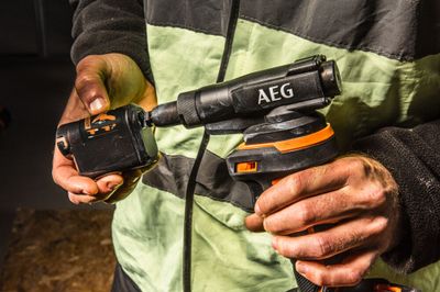 Riveteuse sans fil sans batterie 18 V BNZ18-0 - AEG