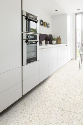 Dalle Pvc effet terrazzo beige SENSO PREMIUM CLIC 2 ép 4,5 mm 49 x 98 cm compatible pièce humide paquet de 2,40 m² GERFLOR