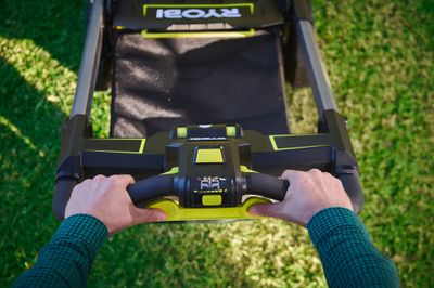 Tondeuse à batterie tractée 36 V 53 cm RY36LMXSP53A-160 - RYOBI