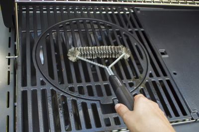 Brosse de barbecue inox triangulaire CAMPINGAZ