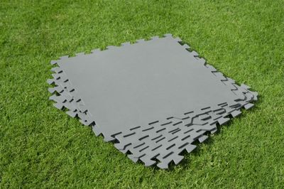 Tapis de sol puzzle gris pour piscine BESTWAY