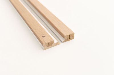 Profil de finition MDF 3D Latt pepper oak sur fond blanc - Lot de 2 - 20 x 36/41 x 2500 mm - AJ TIMBER