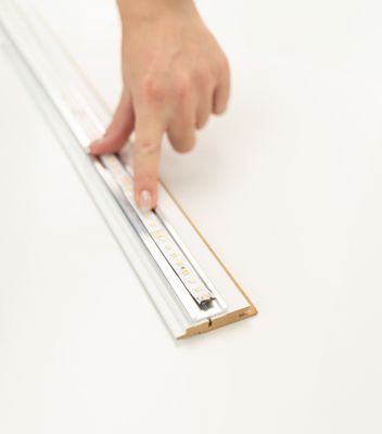 Profil MDF pour bande lumineuse led 3D Latt LED pepper oak fond noir - 20 x 41/54 x 2500mm - AJ TIMBER