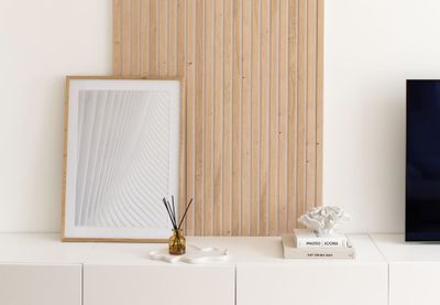 Panneau décoratif MDF 3D Latt pepper oak sur fond blanc - Lot de 2 - 20 x 287 x 2500 mm - AJ TIMBER