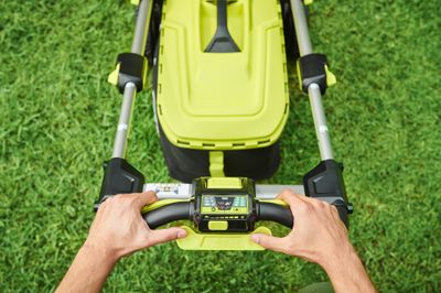 Tondeuse à batterie tractée 36 V 46 cm IMXSP46A-150 - RYOBI