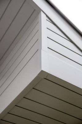 Lot 2 planches de rive équerre PVC blanc 1026 - 9 x 200 x 4000 mm - DECEUNINCK