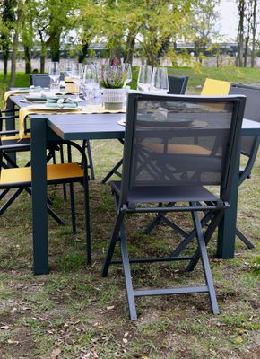 Table de jardin à rallonge ouverture manuelle CAPUCINE aluminium gris 200/300x100cm