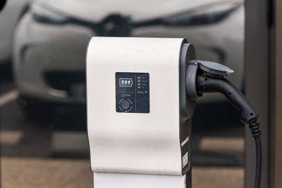 Pied de fixation au sol pour borne de recharge - Green'up Premium LEGRAND