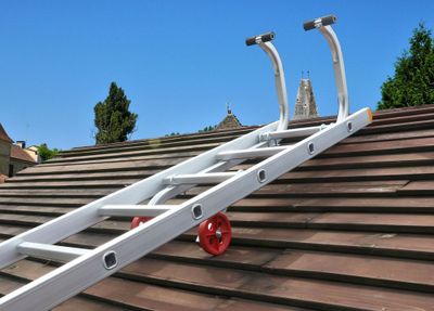 Crochet de faitage avec roulettes et patins d'appui - HAILO