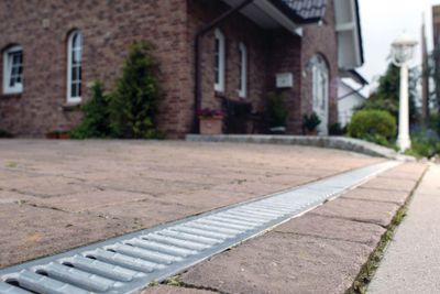 Caniveau béton polymère avec grille passerelle L 100 x l.11.8 x H 9.7 cm ACO