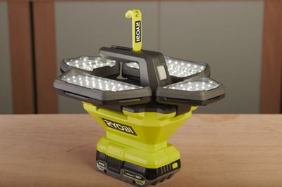 Lampe LED sans fil sans batterie 18 V ONE+ R18L360  - RYOBI