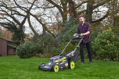 Tondeuse à batterie tractée 36 V 51 cm RY36LMX51A-160- RYOBI