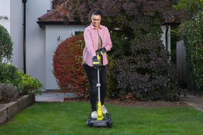 Tondeuse coupe-bordure 3-en-1 à batterie (non incluse) ONE+ 18 V 30 cm RY18LMC30A - RYOBI