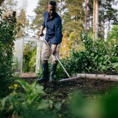 Râteau à dents courbes Ergonomic manche aluminium 14 dents