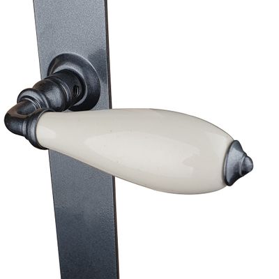 Poignées de porte Ellis fer patiné céramique beige sans trou ALPERTEC