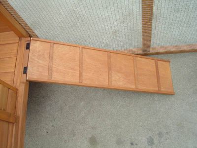 Poulailler en bois teinté clair avec toit bitumé 1 pente 1,50 m², Livraison à domicile incluse - HABRITA