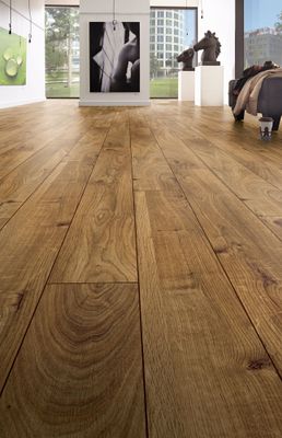 Sol stratifié décor chêne bronze EVEREST ép 12 mm 18,8 x 184,5 cm AC5 paquet de 1,387 m² KRONOTEX