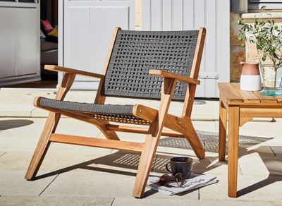 Relax de jardin Dahlia en acacia et résine tressée noire PROLOISIRS Livraison à domicile incluse