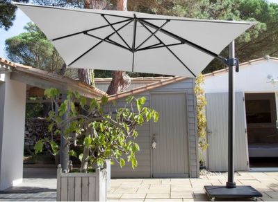 Parasol déporté 3 x 4 m à manivelle inclinable aluminium châssis gris et toile écru - PROLOISIRS