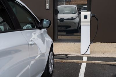 Pied de fixation au sol pour borne de recharge - Green'up Premium LEGRAND