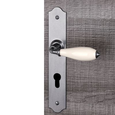 Poignées de porte Ellis fer patiné céramique beige à cylindre ALPERTEC