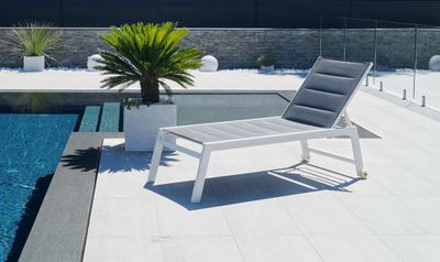 Bain de soleil aluminium blanc et textilène gris HIBISCUS - GIVEX