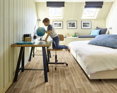 Sol PVC décor bois trento chalet oak rouleau de 4m vendu au m² BEAUFLOR