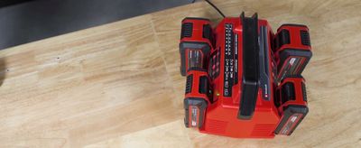 Quattrocharger rapide 18V - PXC 4A EINHELL
