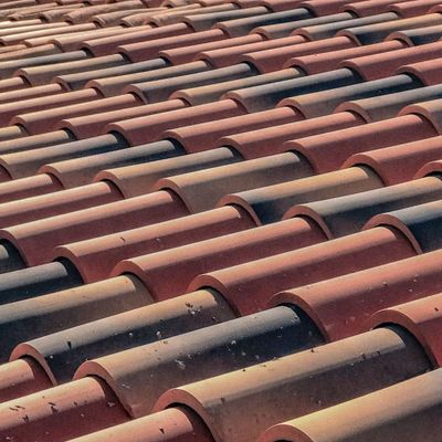 2 crochets pour pose de panneau solaire sur une toiture en tuiles canals ou en panneaux ondulés Pow'Up ARLUX