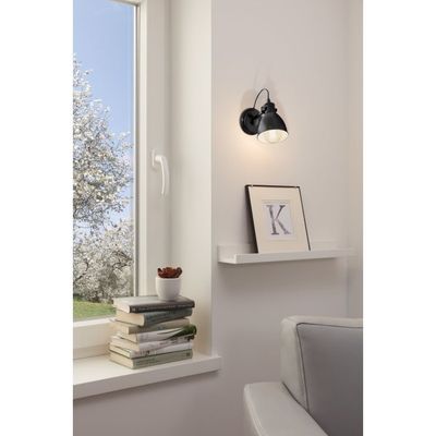 Spot mural en saillie orientable E27 40W métal noir - Priddy EGLO