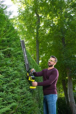 Ensemble souffleur de feuilles et taille haie à batterie RY18h RYOBI