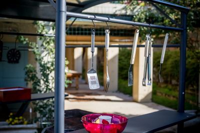 Carport barbecue en acier époxy gris 3,37 m², Livraison à domicile incluse - HABRITA